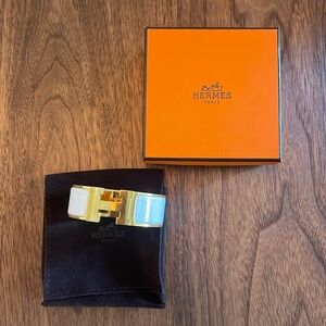 Hermes Clic Clac H Wide bracelet in white enamel with gold-plated hardware